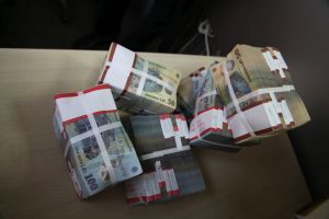 Ministerul Educaţiei a majorat bursele studenţilor doctoranzi